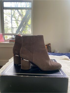 Karl Lagerfeld Paris Fiona Greige Suede Ankle Boots 8.5 | Block Heel Booties